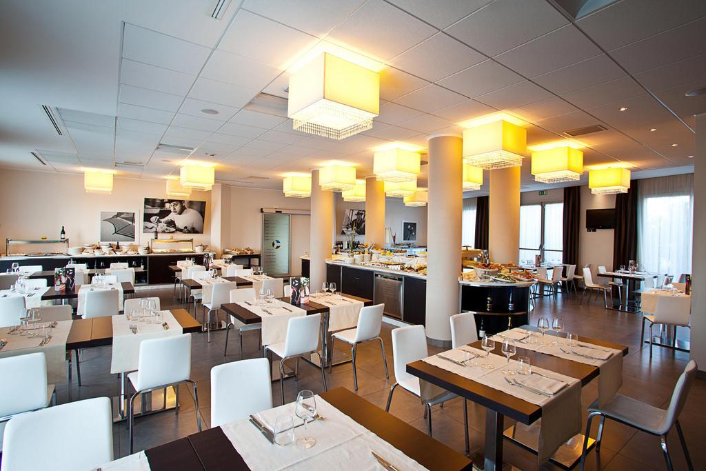 Hotel Fiera Rimini Luaran gambar